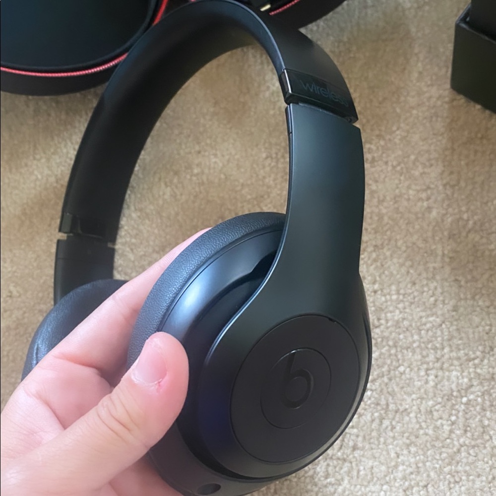 Beats Studio 3 - BRAND NEW